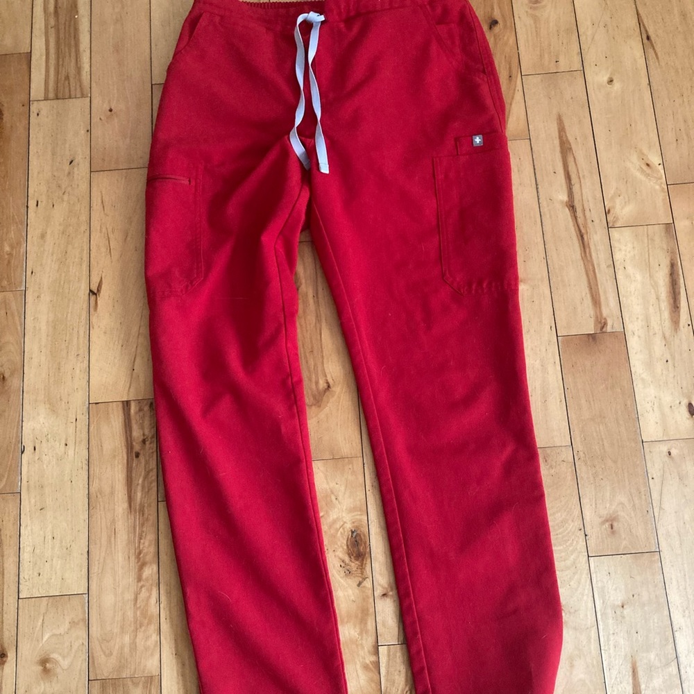 Figs Red yola small tall scrub pants
